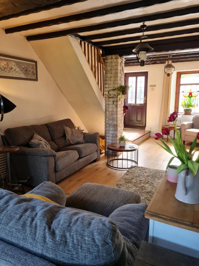 Old Road Cottage Pet Friendly Outdoors Beaches نيث المظهر الخارجي الصورة