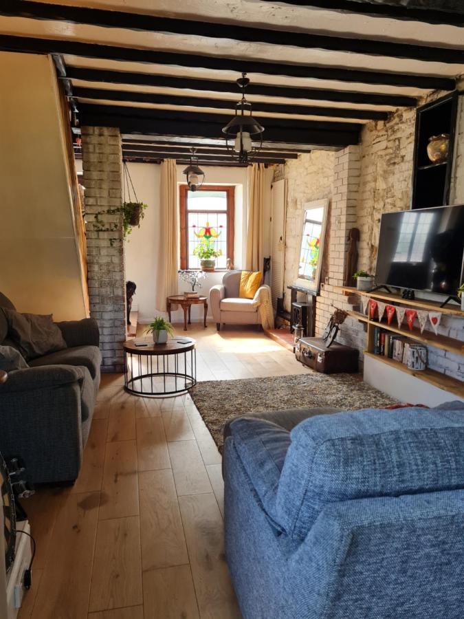 Old Road Cottage Pet Friendly Outdoors Beaches نيث المظهر الخارجي الصورة