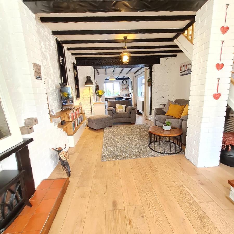 Old Road Cottage Pet Friendly Outdoors Beaches نيث المظهر الخارجي الصورة